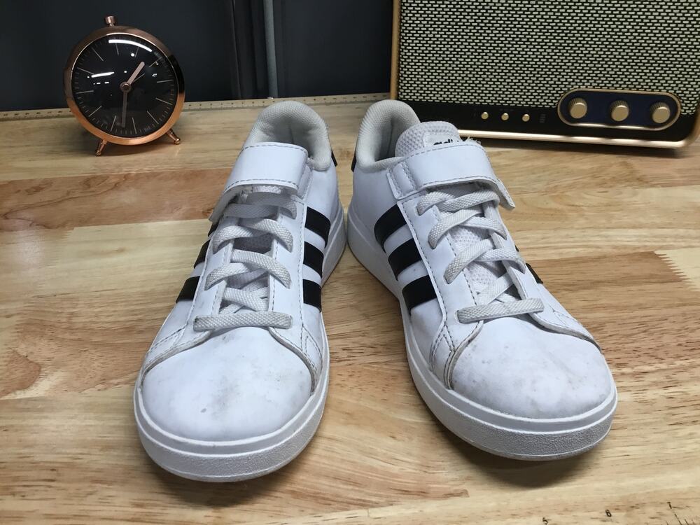Adidas Grand Court 2.0 Kid's 1.5 White Leather Lace Up Low Top Comfort Sneakers